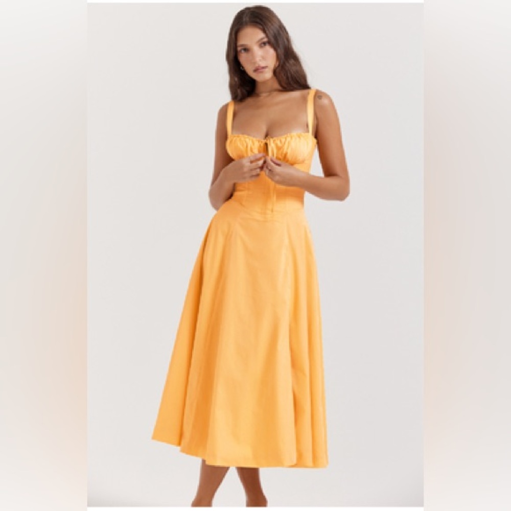 CARMEN
Tangerine Bustier Sundress 
Never worn/New with tags 

SIZE:S(BIGGER CUP)